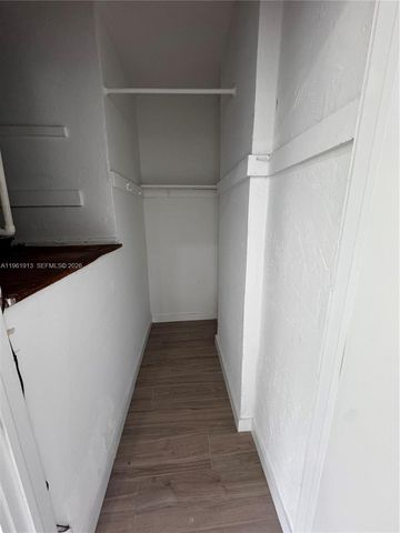 2855 Royal Palm Ave 4, Miami Beach, FL 33140