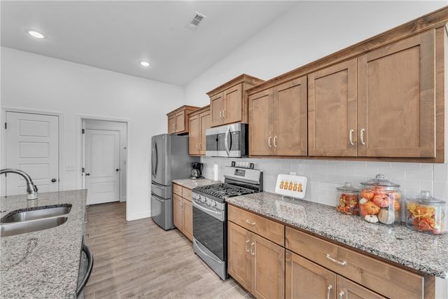 6103 NW Hoover Street, Bentonville, AR 72713