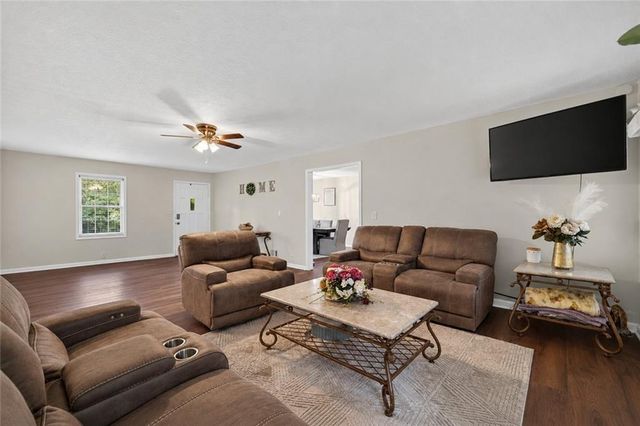 3760 Sunny Hill Drive, Loganville, GA 30052