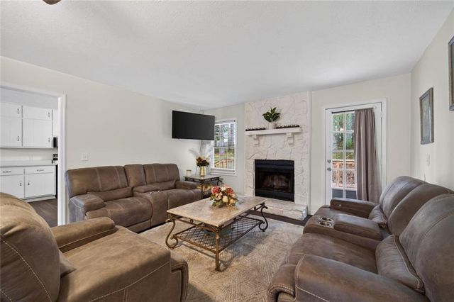 3760 Sunny Hill Drive, Loganville, GA 30052
