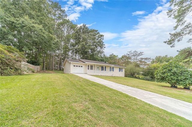 3760 Sunny Hill Drive, Loganville, GA 30052