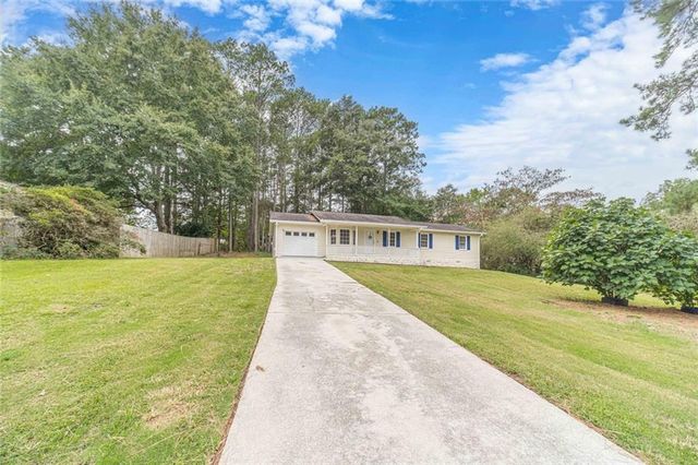 3760 Sunny Hill Drive, Loganville, GA 30052