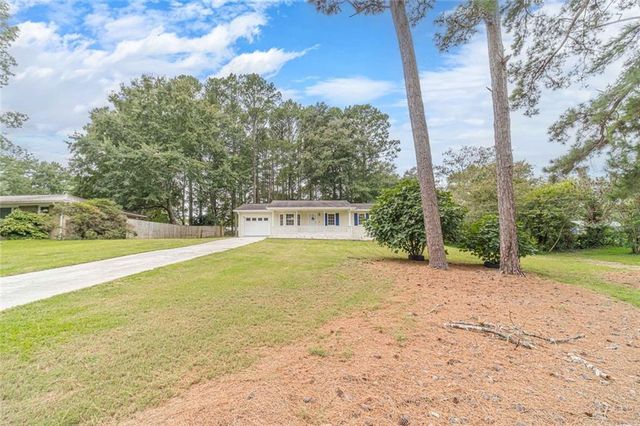 3760 Sunny Hill Drive, Loganville, GA 30052