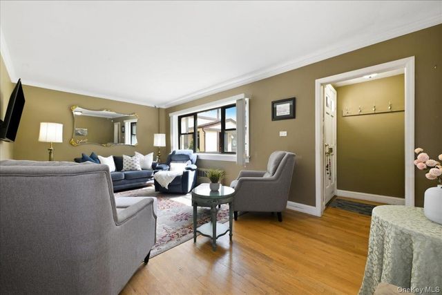 123 Fifteenth B1, Garden City, NY 11530