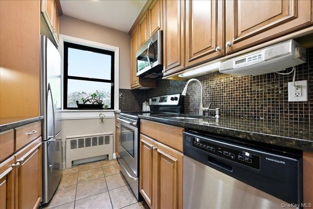 123 Fifteenth B1, Garden City, NY 11530