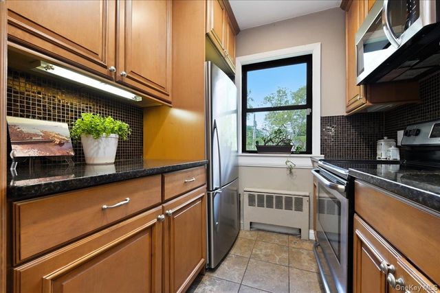 123 Fifteenth B1, Garden City, NY 11530