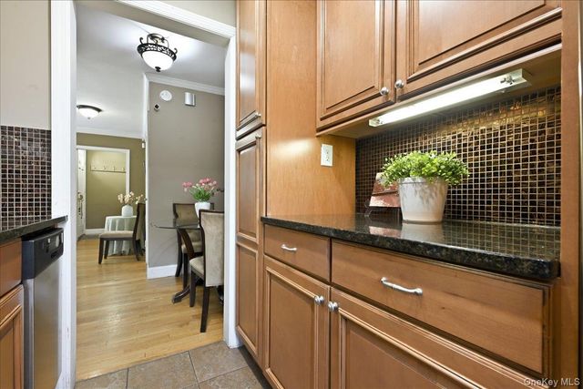 123 Fifteenth B1, Garden City, NY 11530