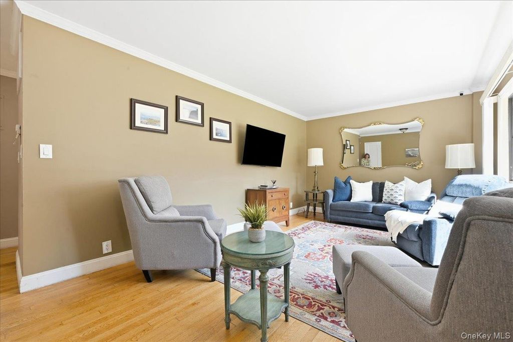 123 Fifteenth B1, Garden City, NY 11530 — photo 2