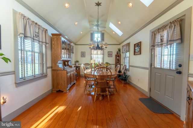 13729 CROSS ROADS AVE, Felton, PA 17322