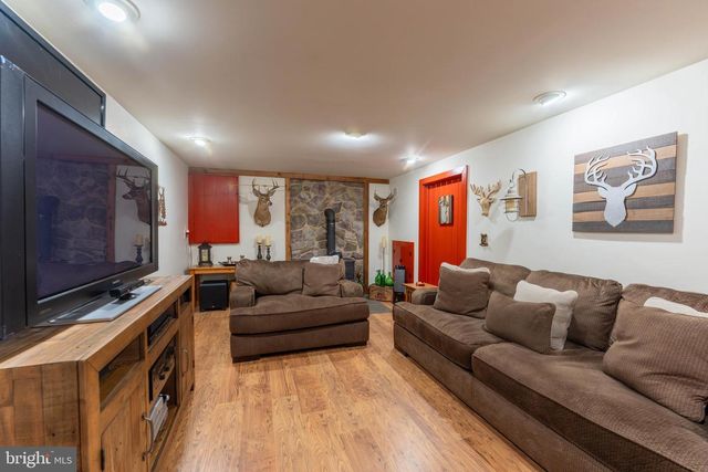 13729 CROSS ROADS AVE, Felton, PA 17322