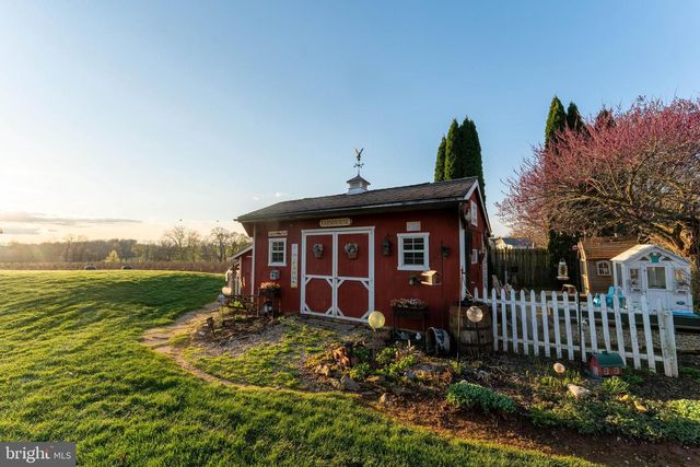 13729 CROSS ROADS AVE, Felton, PA 17322