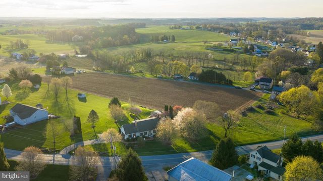 13729 CROSS ROADS AVE, Felton, PA 17322