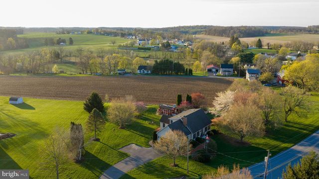 13729 CROSS ROADS AVE, Felton, PA 17322