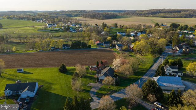 13729 CROSS ROADS AVE, Felton, PA 17322
