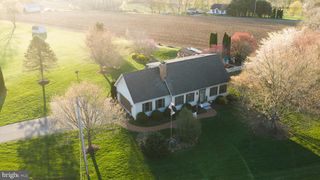 13729 CROSS ROADS AVE, Felton, PA 17322