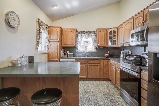 38 PARK Lane, Massapequa, NY 11758