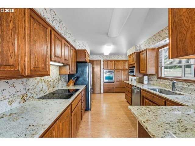 93446 OSPREY Ln, North Bend, OR 97459