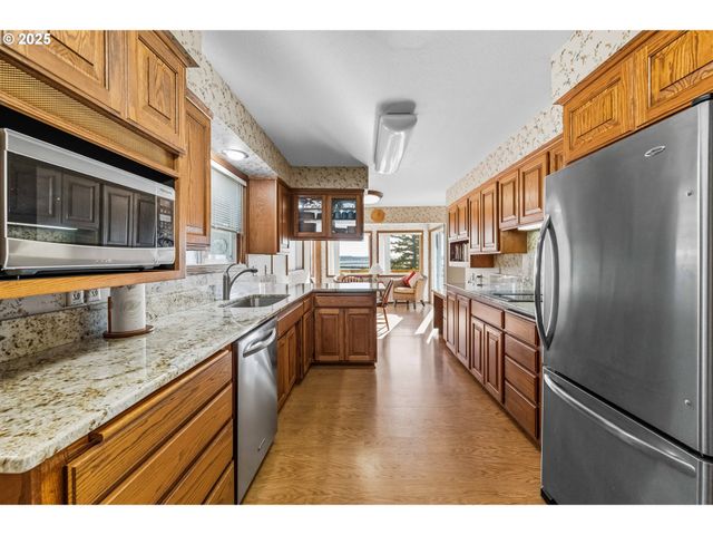 93446 OSPREY Ln, North Bend, OR 97459