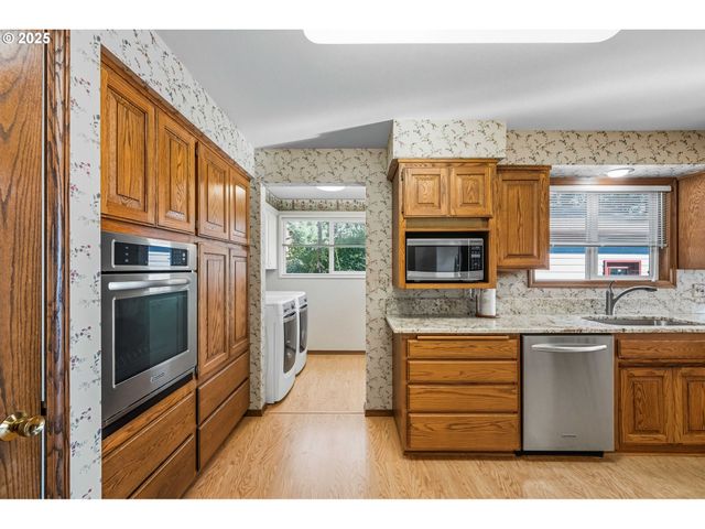 93446 OSPREY Ln, North Bend, OR 97459