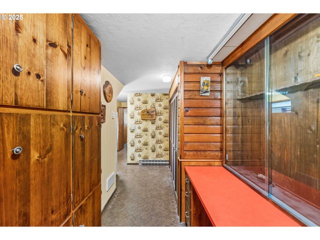 93446 OSPREY Ln, North Bend, OR 97459