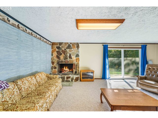 93446 OSPREY Ln, North Bend, OR 97459