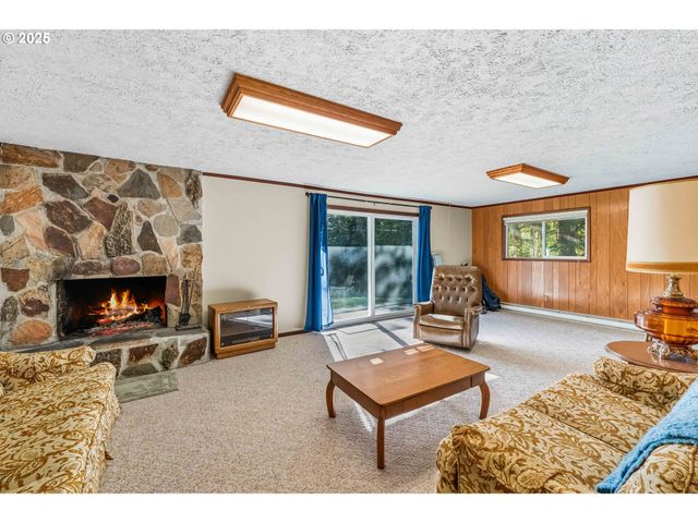 93446 OSPREY Ln, North Bend, OR 97459