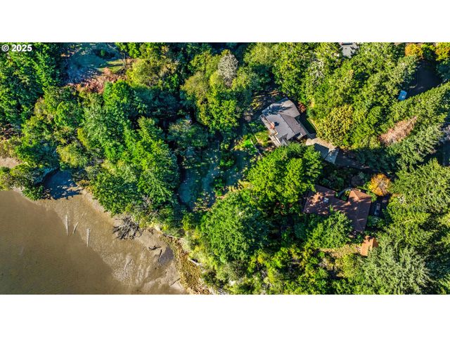 93446 OSPREY Ln, North Bend, OR 97459