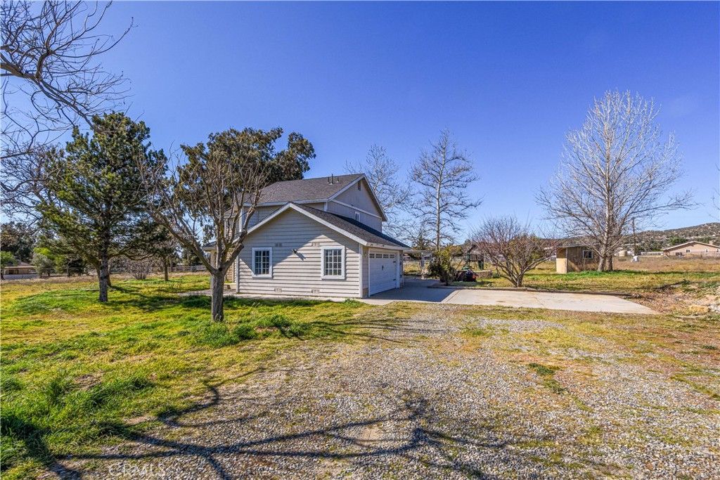 Image 25 of property listing at 40520 Lake Riverside, Aguanga, CA 92536