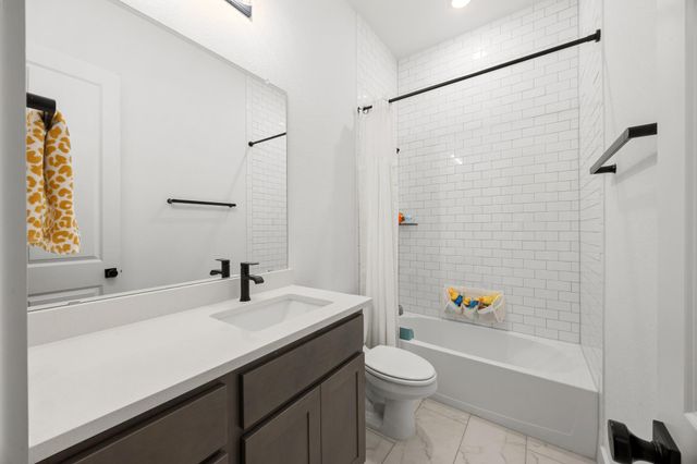 212 Texas Bluebonnet TRL, Georgetown, TX 78628