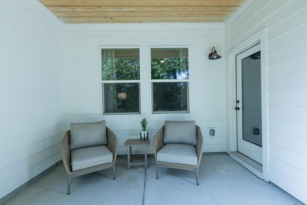 Image 15 of property listing at 5200 New Palm Court, Summerville, SC 29485
