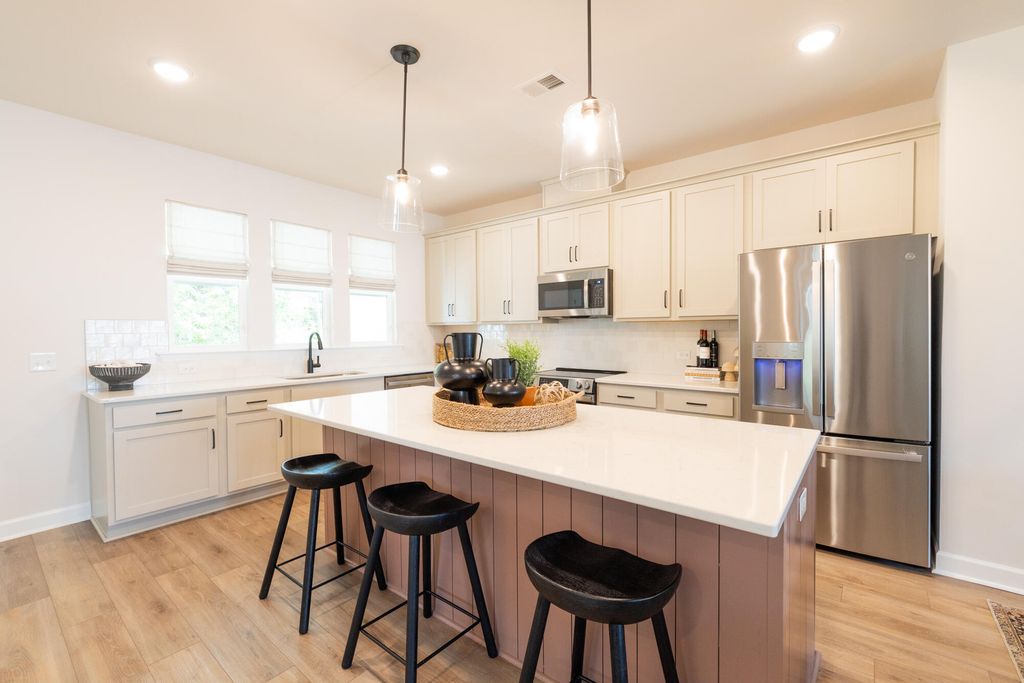Image 18 of property listing at 5200 New Palm Court, Summerville, SC 29485