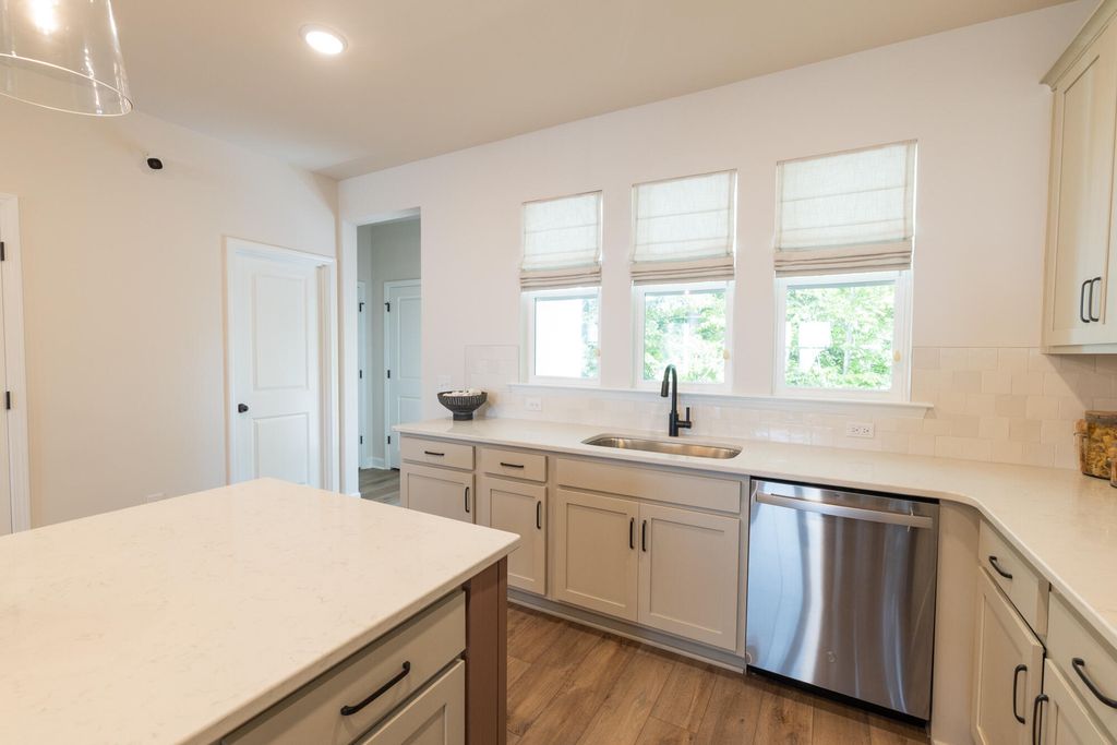 Image 22 of property listing at 5200 New Palm Court, Summerville, SC 29485