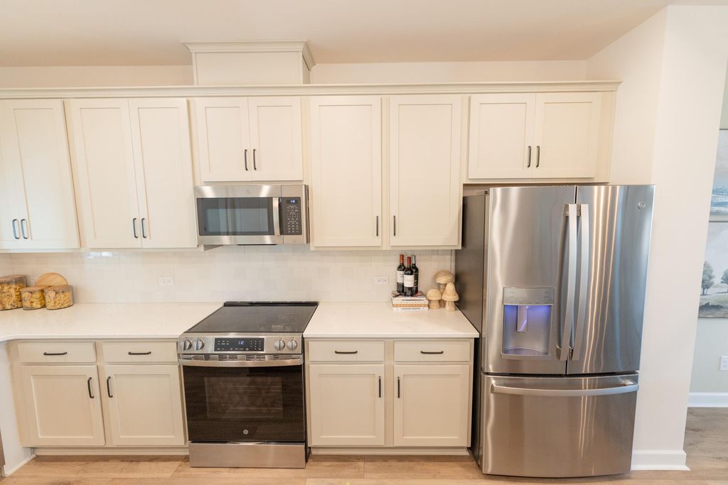 Image 23 of property listing at 5200 New Palm Court, Summerville, SC 29485