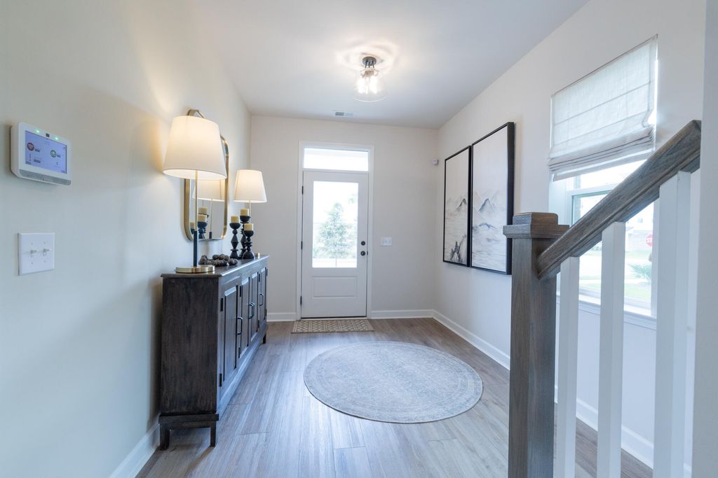 Image 4 of property listing at 5200 New Palm Court, Summerville, SC 29485