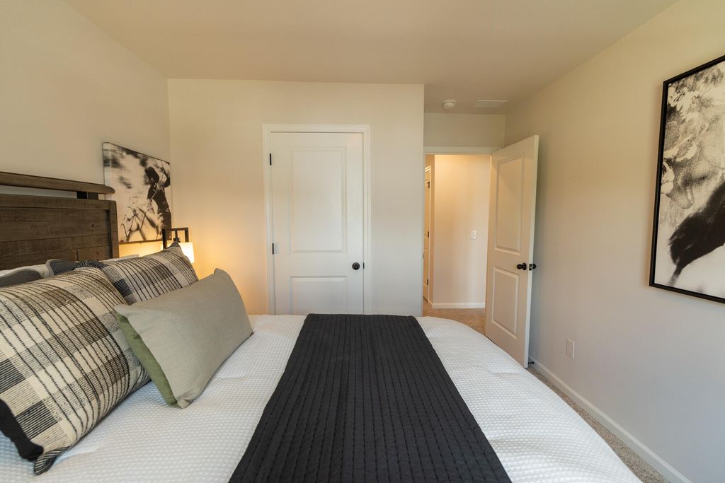 Image 53 of property listing at 5200 New Palm Court, Summerville, SC 29485