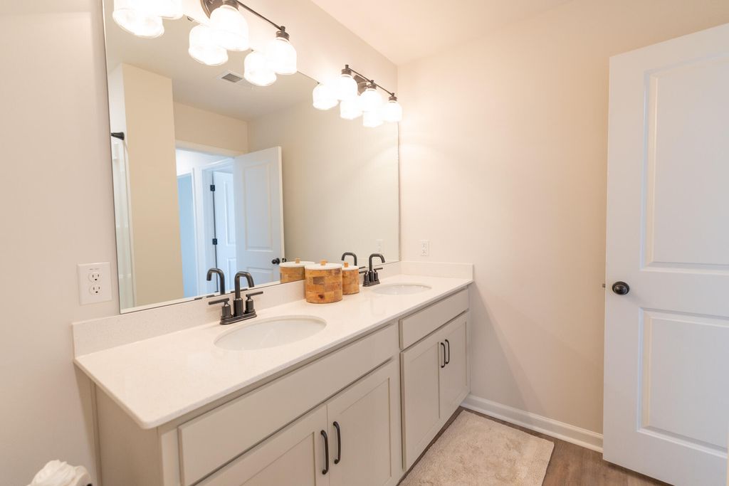 Image 58 of property listing at 5200 New Palm Court, Summerville, SC 29485