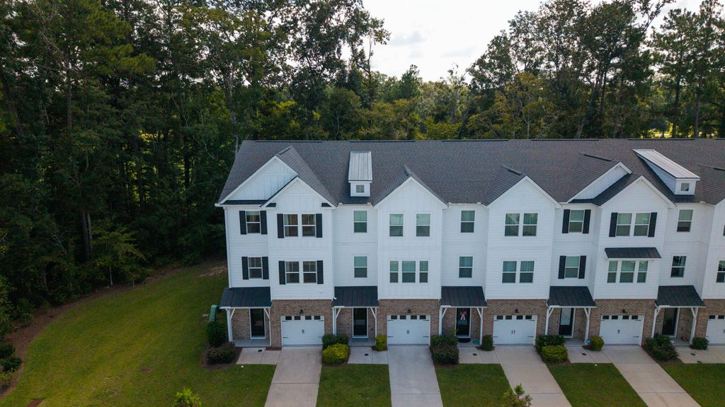 Image 61 of property listing at 5200 New Palm Court, Summerville, SC 29485