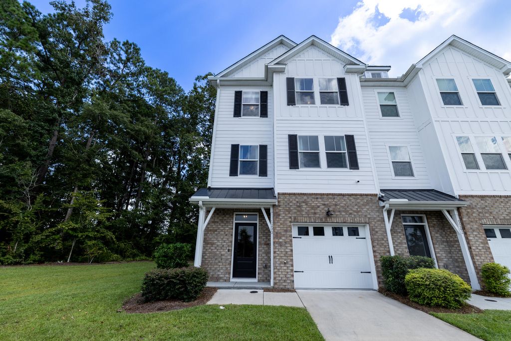 Image 65 of property listing at 5200 New Palm Court, Summerville, SC 29485