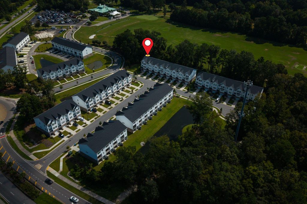 Image 78 of property listing at 5200 New Palm Court, Summerville, SC 29485