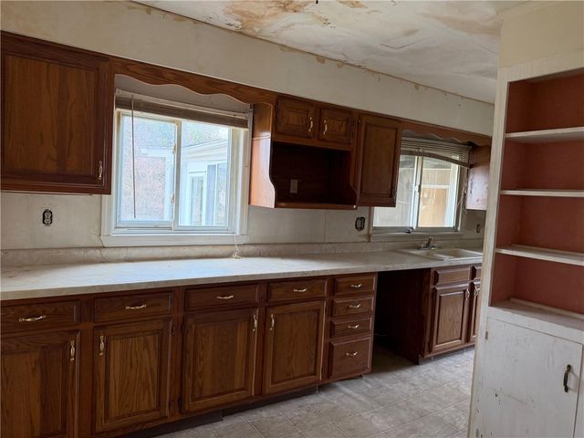 2392 Mill Street, Aliquippa, PA 15001