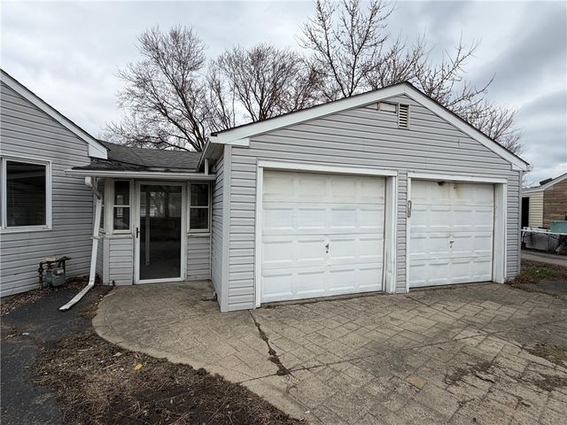 2392 Mill Street, Aliquippa, PA 15001