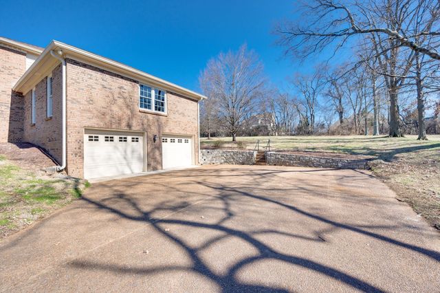 806 Steeplechase Dr, Brentwood, TN 37027
