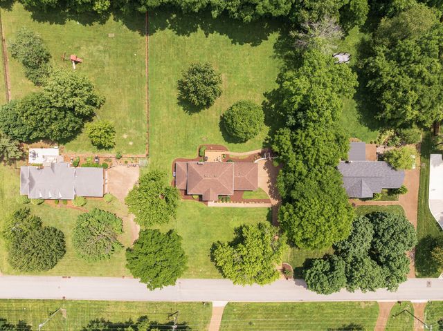 806 Steeplechase Dr, Brentwood, TN 37027