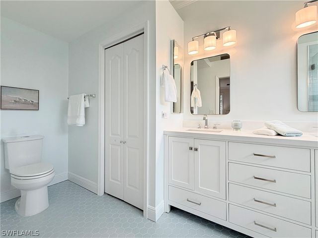 7841 Naples Heritage DR, Naples, FL 34112