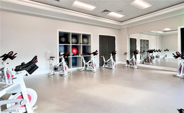 7841 Naples Heritage DR, Naples, FL 34112