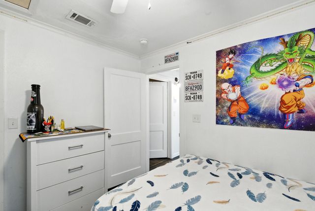 116 W 7th Street, Weatherford, TX 76086