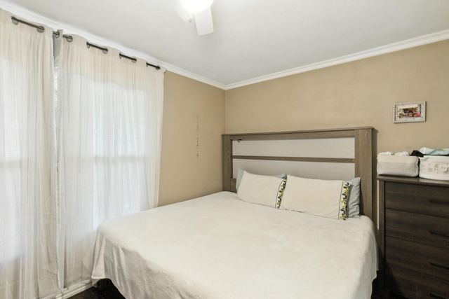 116 W 7th Street, Weatherford, TX 76086