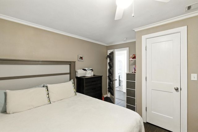 116 W 7th Street, Weatherford, TX 76086