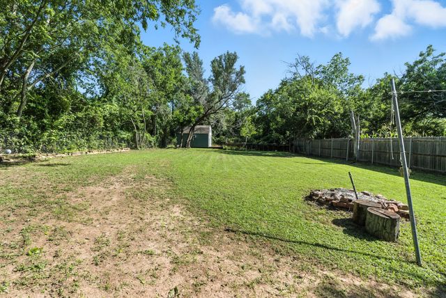 116 W 7th Street, Weatherford, TX 76086