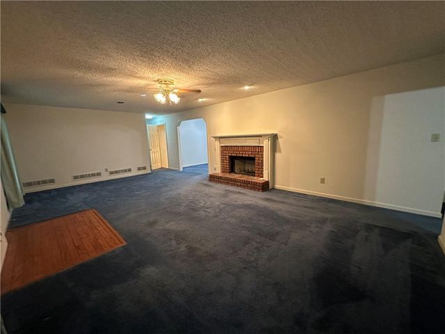 400 Lambeth Drive, Hiram, GA 30141